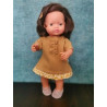 Sukienka z żabotem, dla średniej lalki, kolor musztardowy