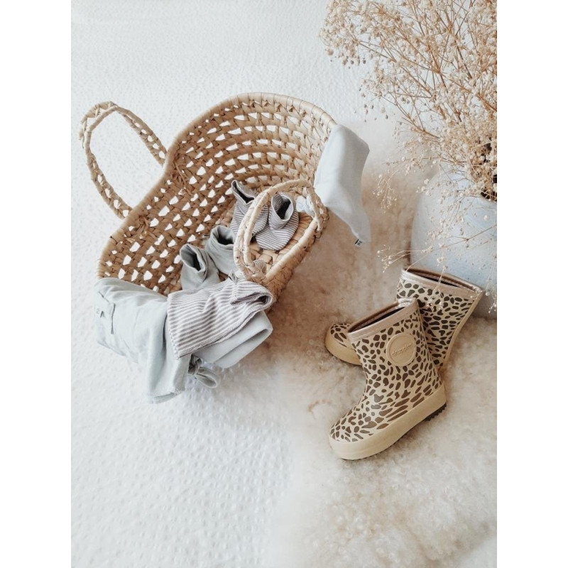 Kosz mojżesza dla lalek, z liści palmowych