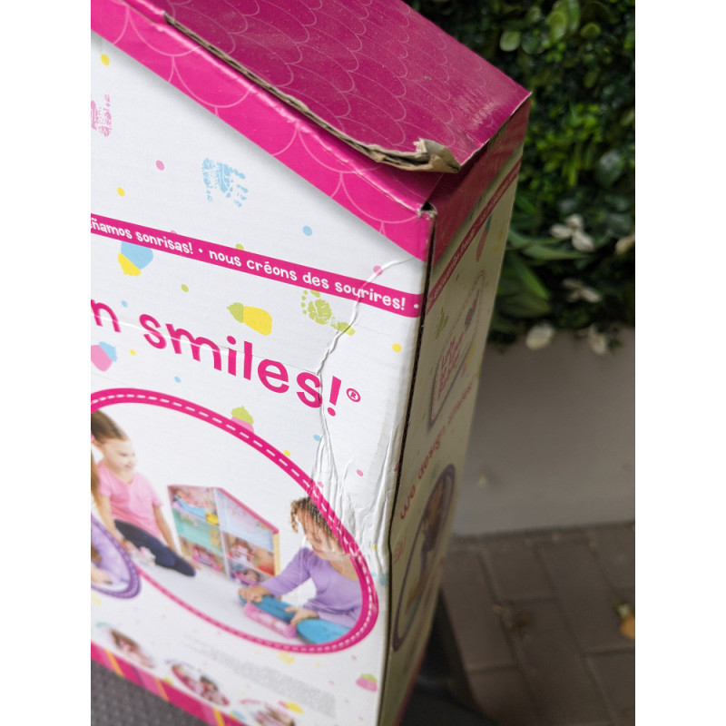 Domek dla lalek z lalkami oraz akcesoriami - Lot's to love