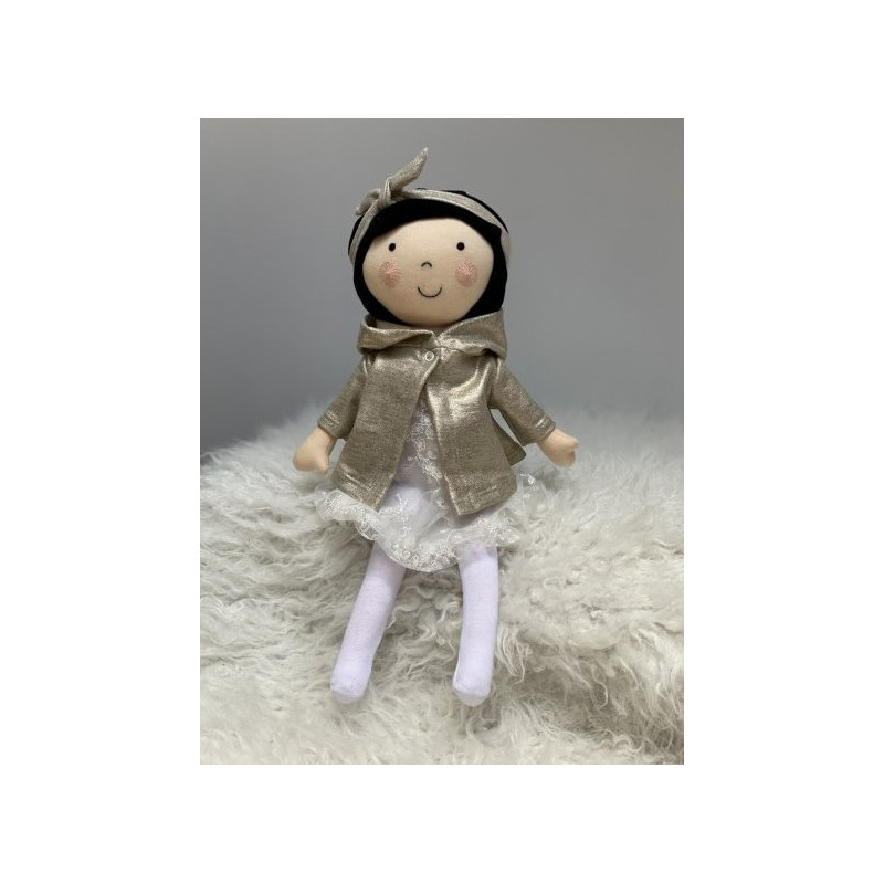 Lalka Ada brunetka w sukience i płaszczyku