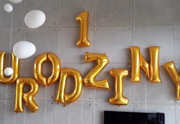 Napis z balonów na 1 urodziny